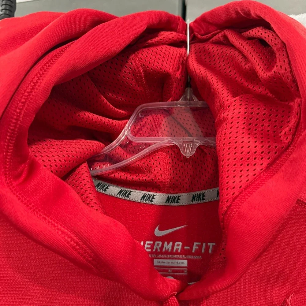 Nike‎ Men's Pullover Hoodie Red Size M Athletic Wear Fall Season Thermo Fit